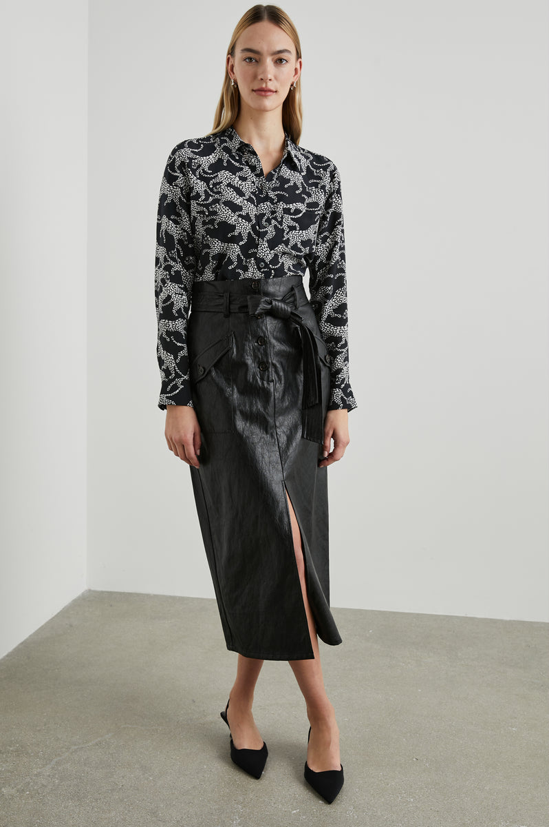 Rails Kate shops Lynx Print Silk Button-Up Blouse