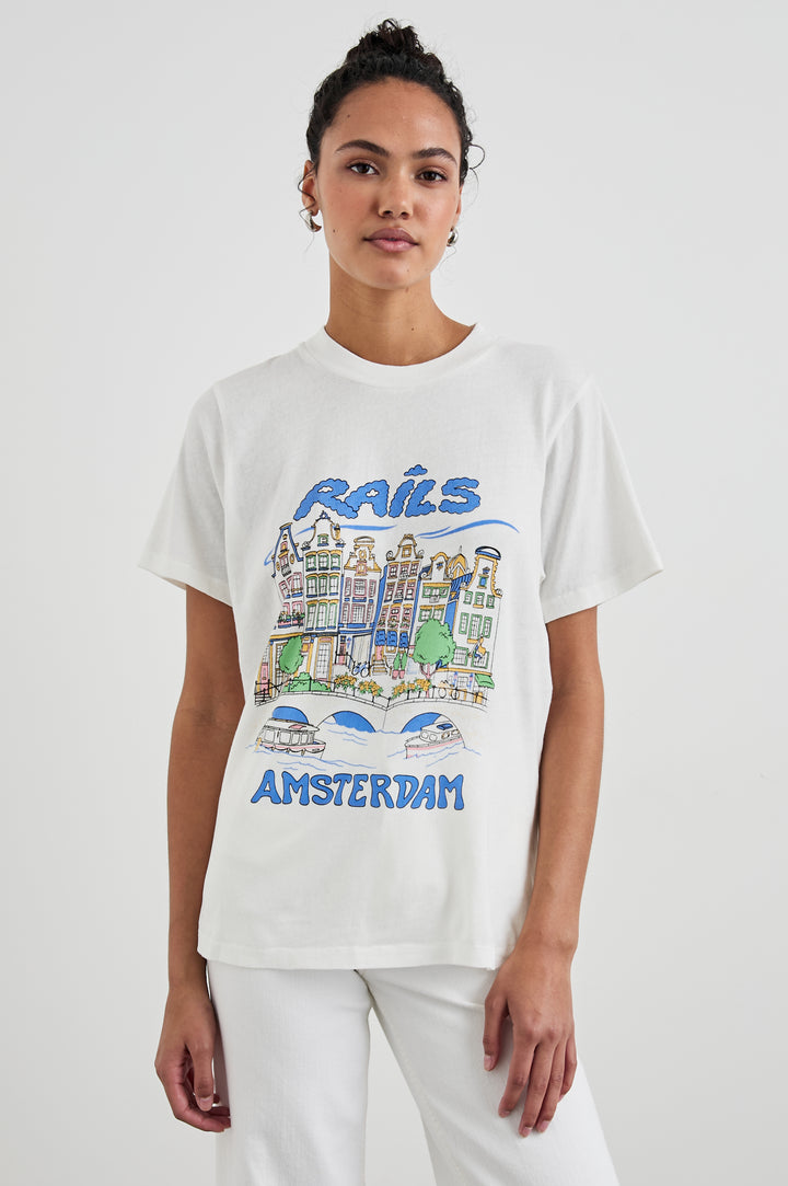 BOYFRIEND-TEE-RAILS-AMSTERDAM-FRONT