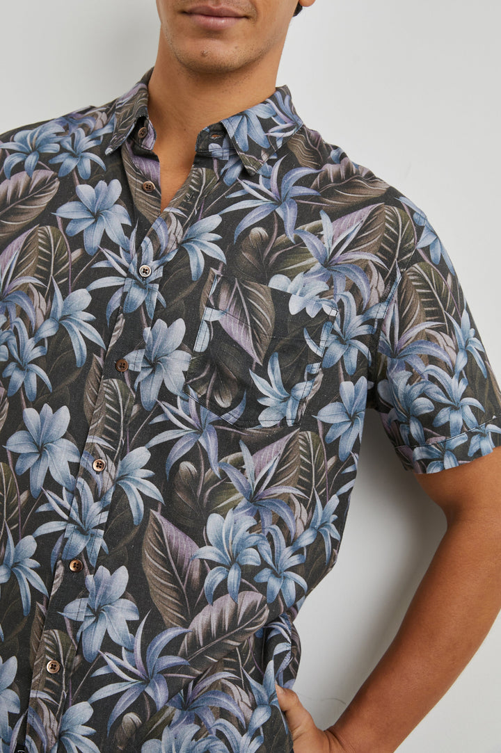 CARSON SHIRT - FLORAL FIELD GARDEN - FRONT DETAILS