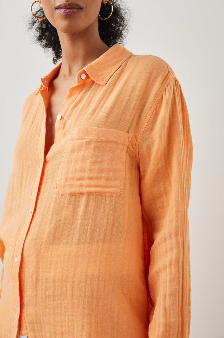 ELLIS SHIRT - PAPAYA- DETAIL