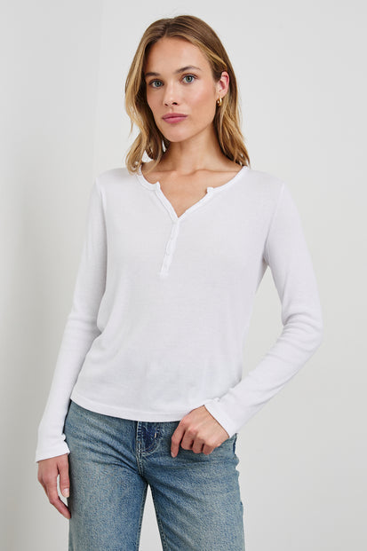 ESSENTIAL-HENLEY-WHITE-FRONT