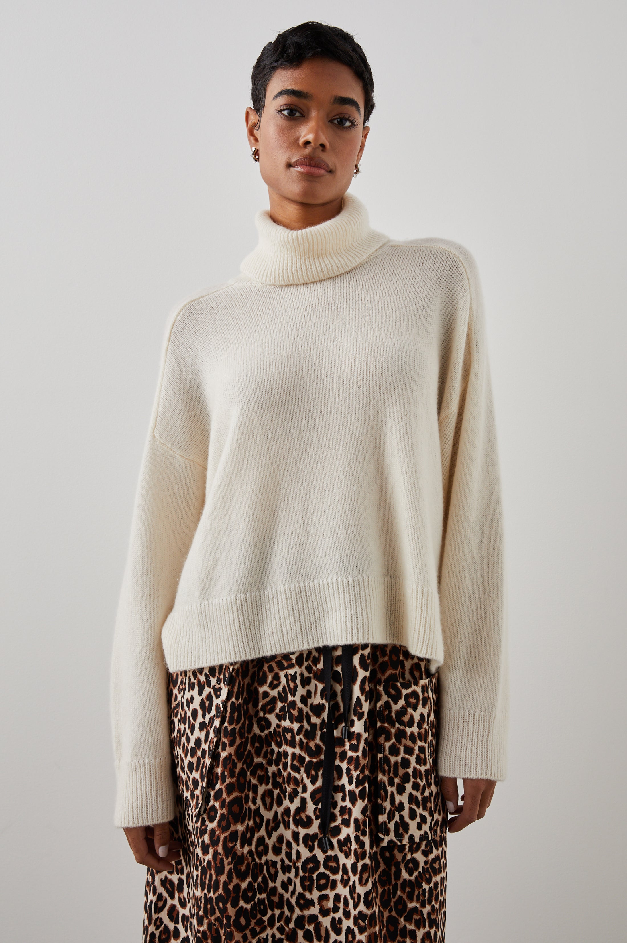 Fall/Winter 2023 Collection Sweater Camel/Ivory - OTHER