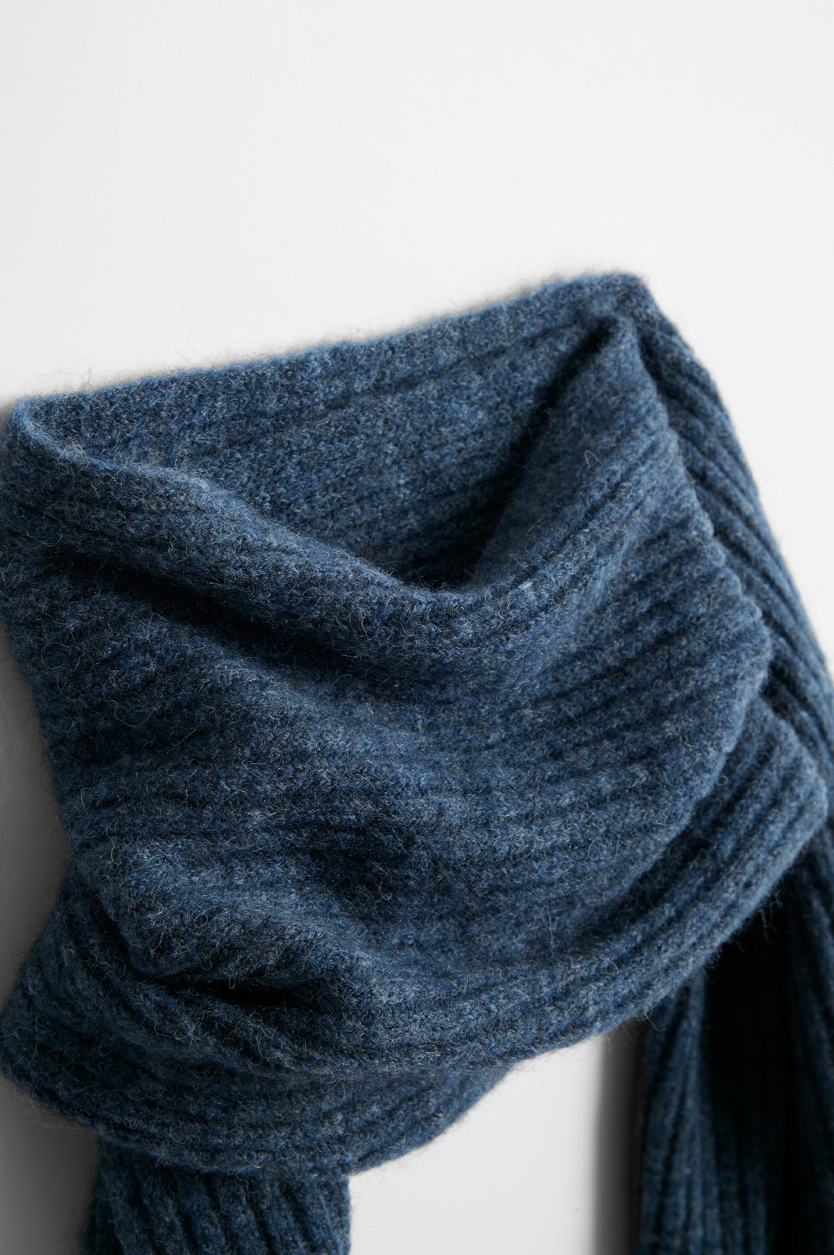 TELLURIDE SCARF - HEATHER BLUE