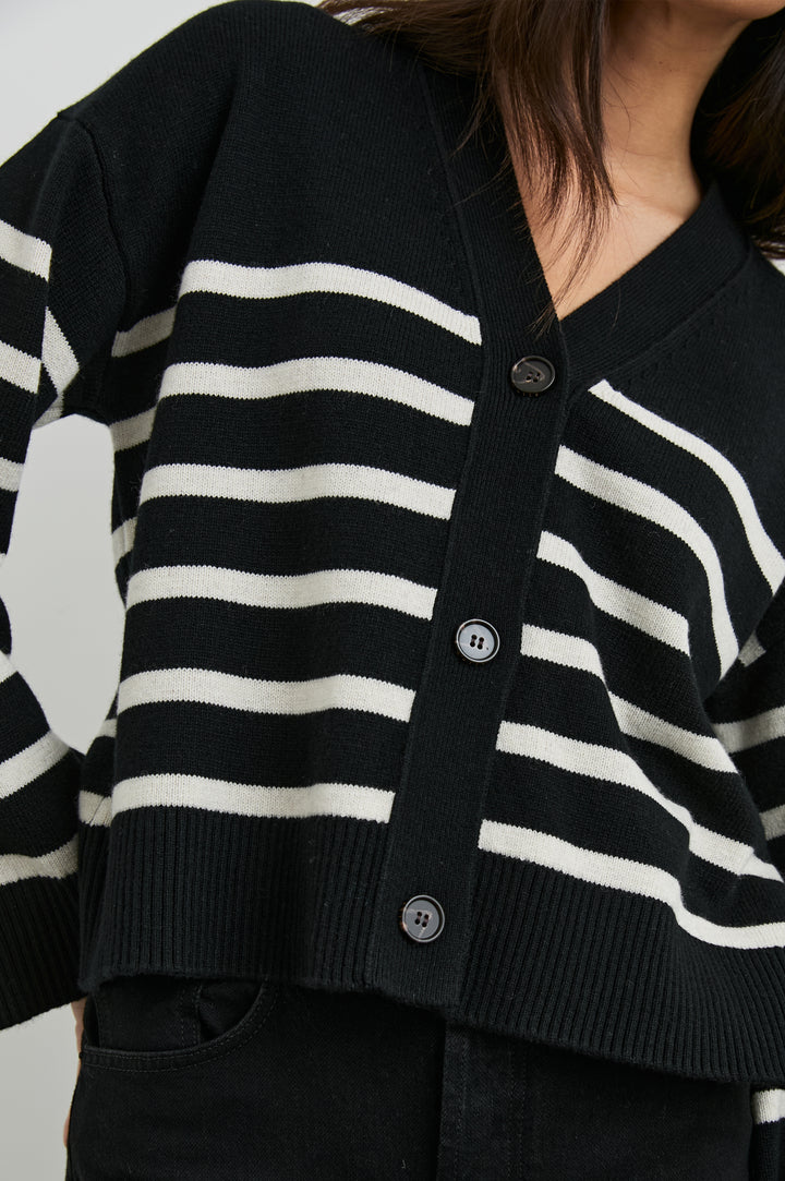 GENEVA-BLACK-OATMEAL-STRIPES-DETAIL