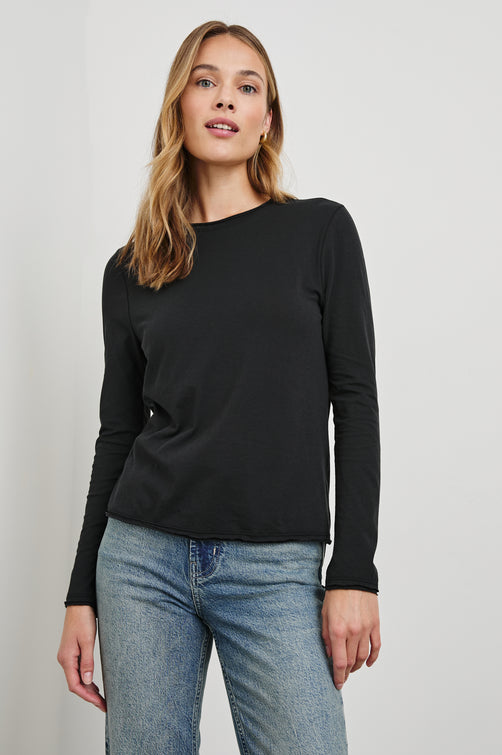 LONG-SLEEVE-CREW-BLACK-FRONT