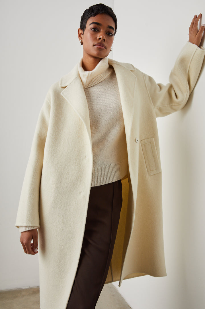 LORE COAT IVORY - FRONT