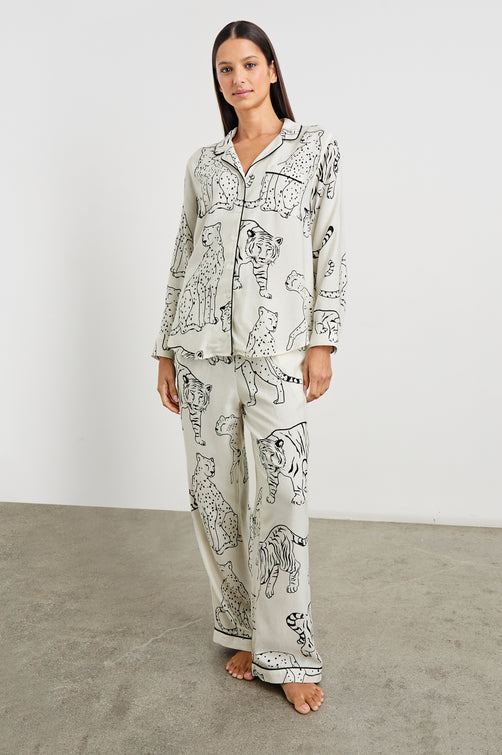 LUNA-PAJAMA-SET-IVORY-JUNGLE-CAT-FRONT