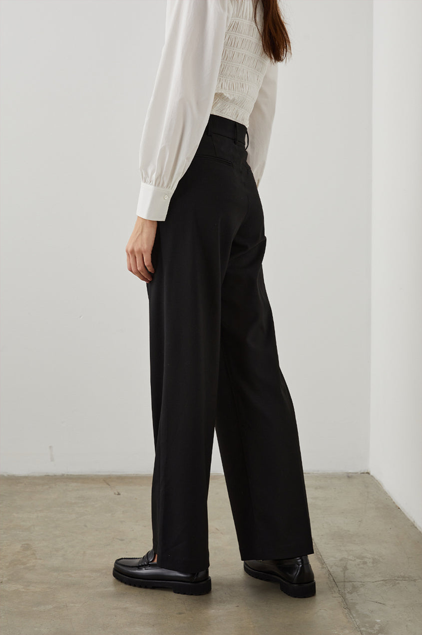 MARNIE PANT - APPLE – Rails