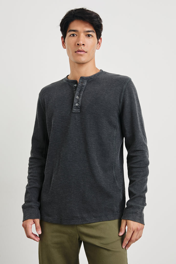 SOTO HENLEY - WASHED BLACK - FRONT BODY