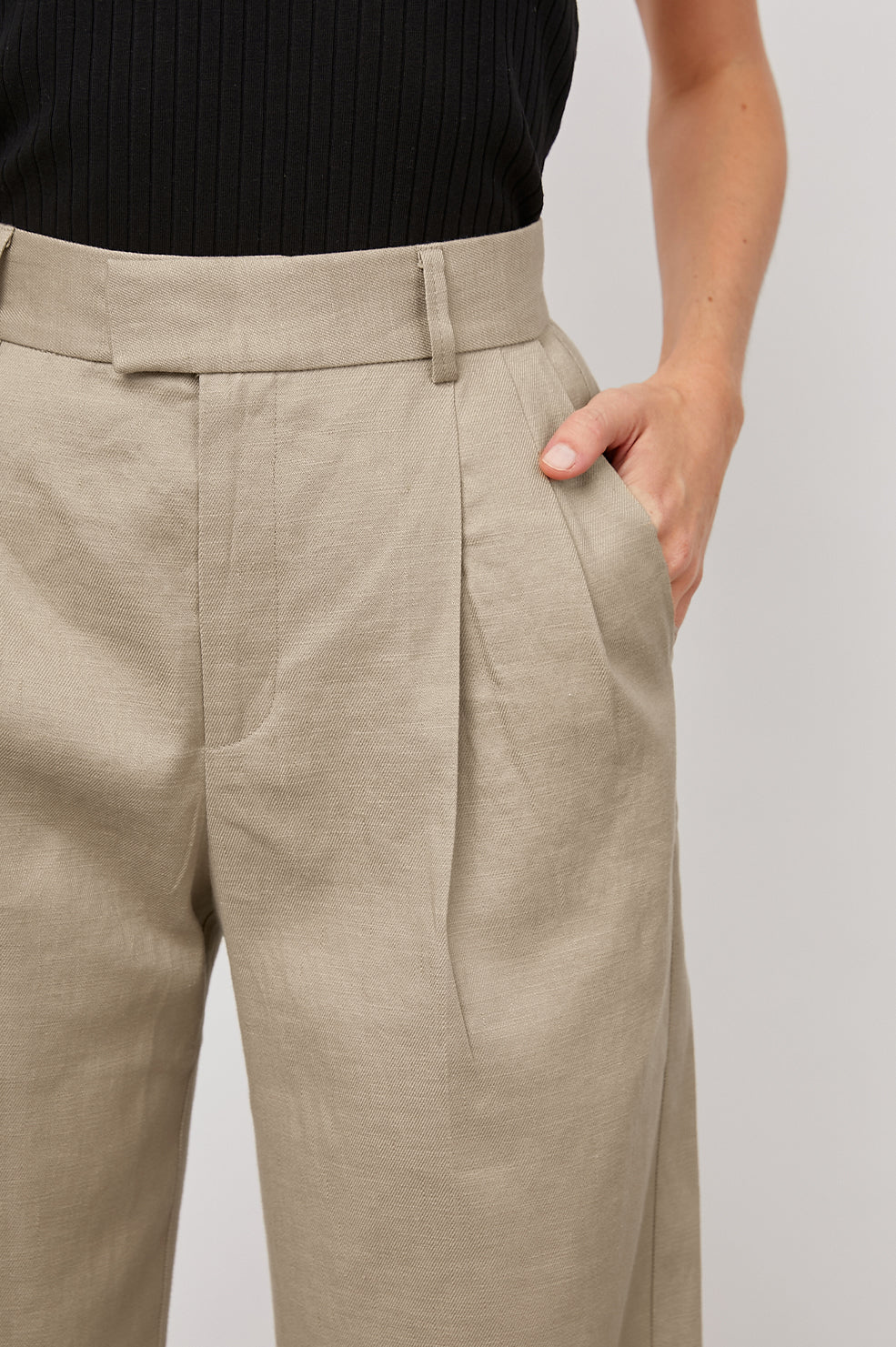 pleated baggy trousers